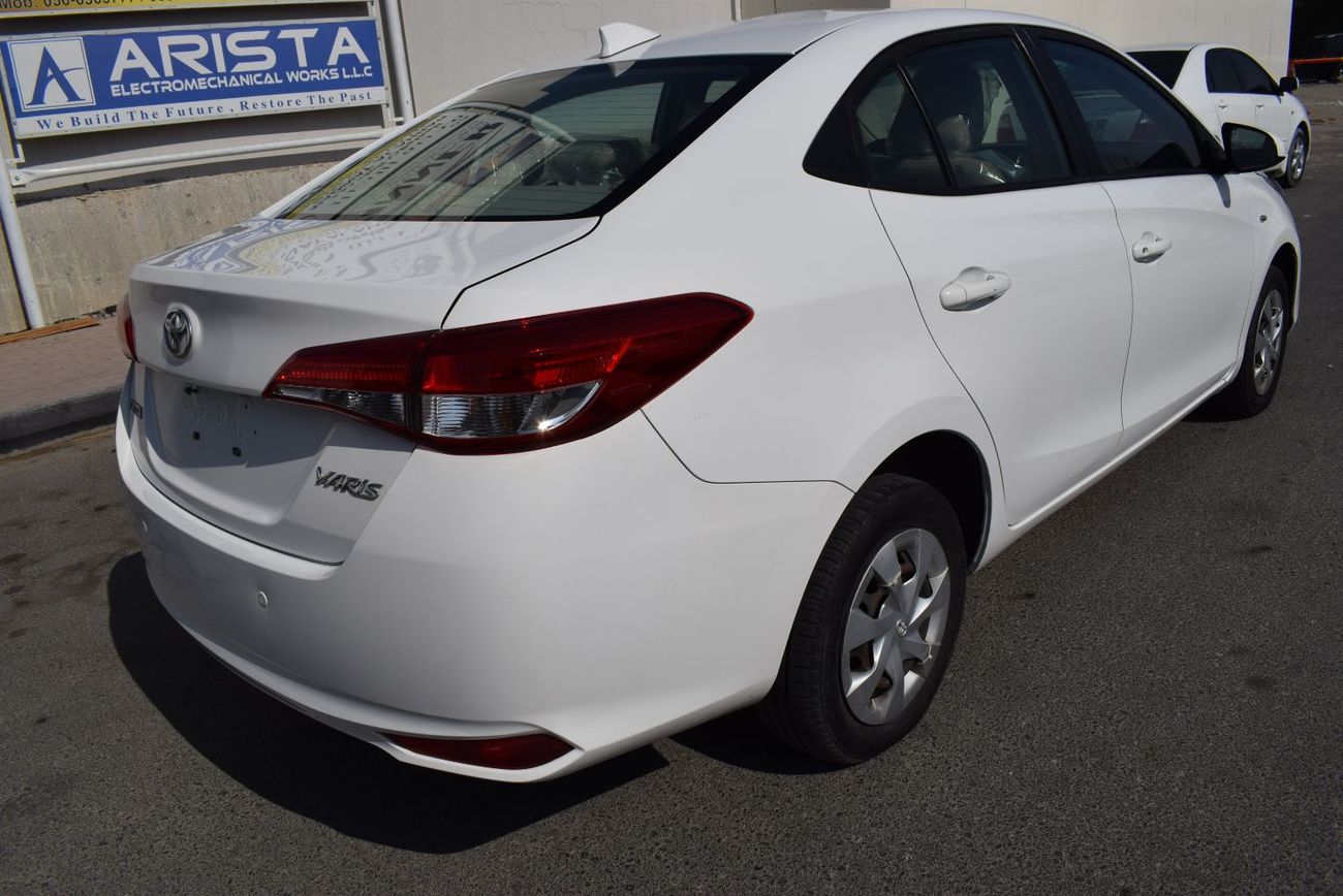 تويوتا يارس 