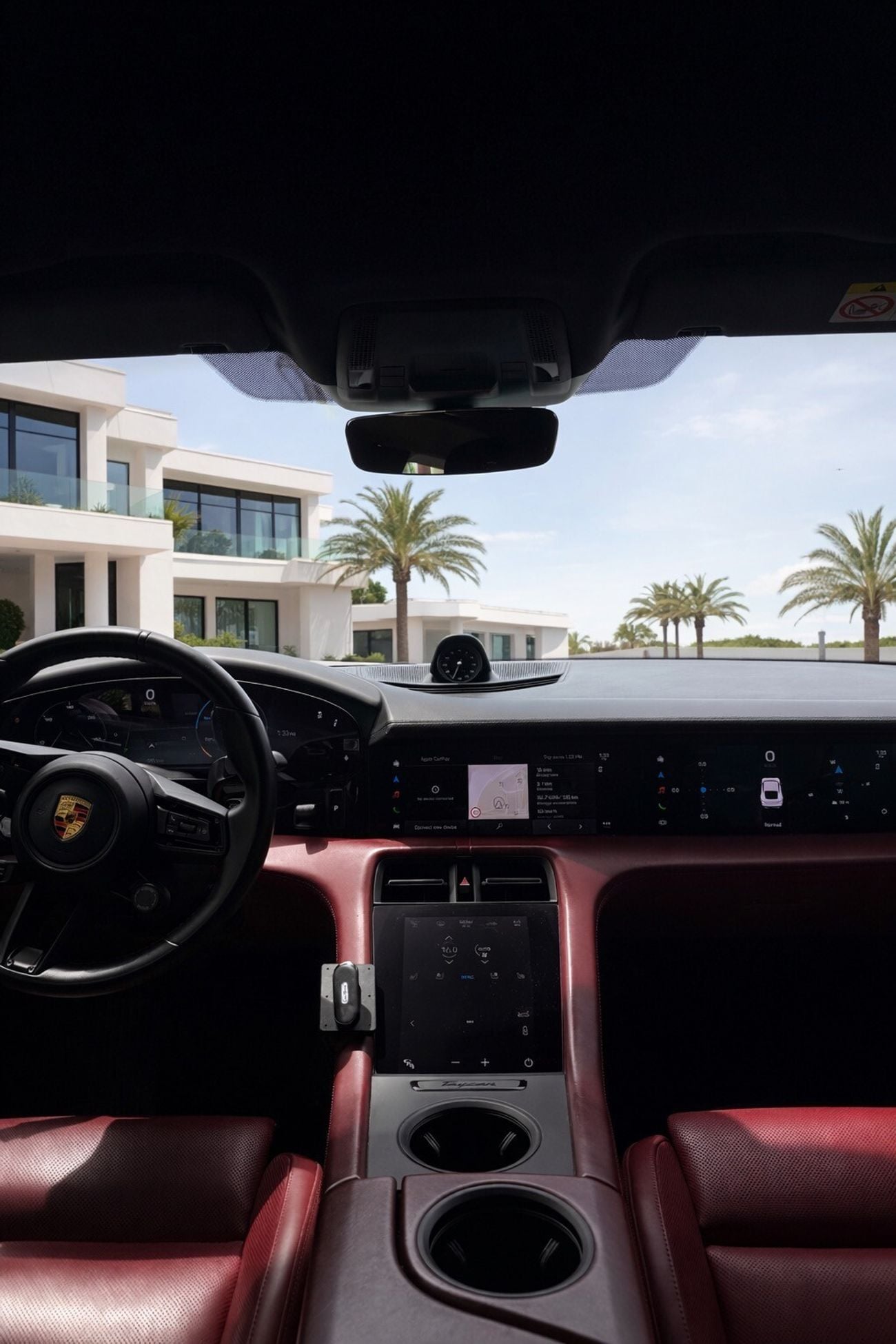 بورش تايكان Base