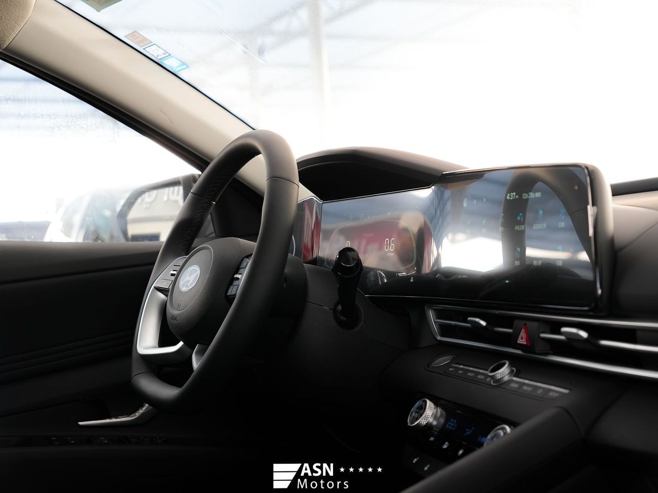 Hyundai Elantra LUX Premium 1.5L 2025 (Export Price)