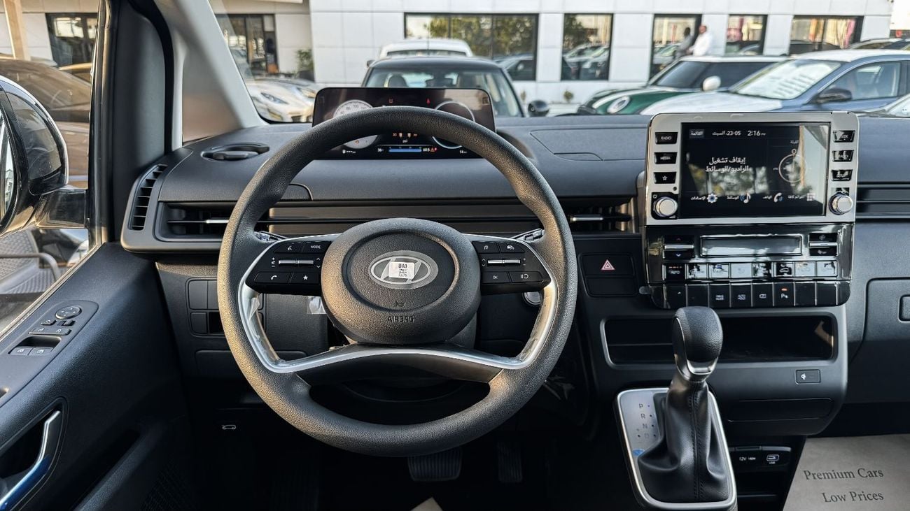 هيونداي ستاريا Luxury 2025 Brand New 11 Seater Diesel 2.2L Turbo 4 Cylinders GCC