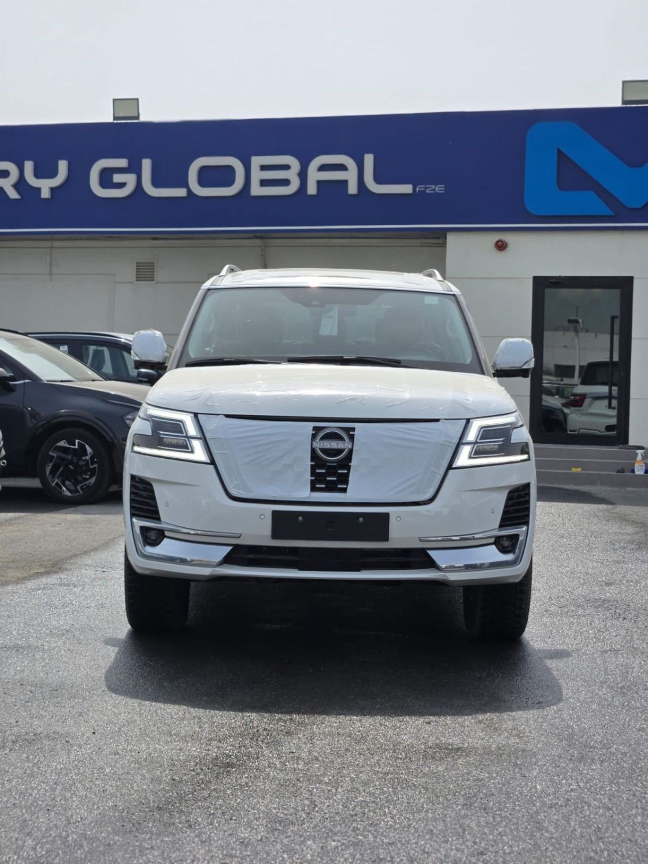 Nissan Patrol 4.0L V6 PLATINUM A/T 7 SEATER FULL OPTION
