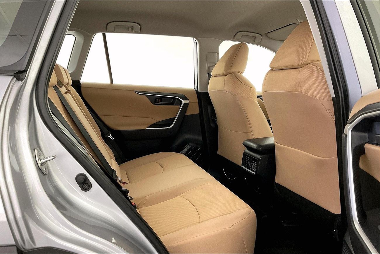 تويوتا راف ٤ EX | عرض العيد الحصري | خالية من أضرار الفيضانات