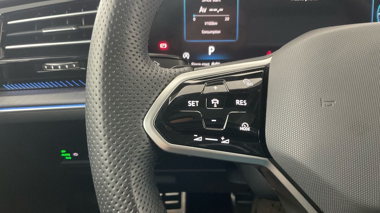 Volkswagen Touareg 3.0 V6 TFSI R-LINE 4WD AUTO | Guaranteed Warranty | 0 Down Payment