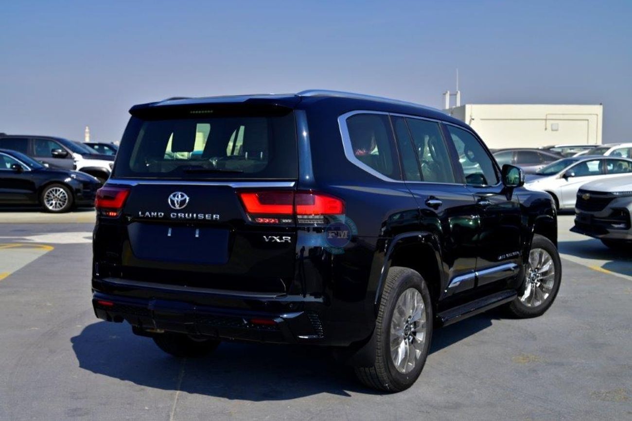 New Toyota Land Cruiser 300 VXR 4.0L 2024 for sale in Dubai - 726976