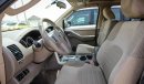 Nissan Pathfinder SE