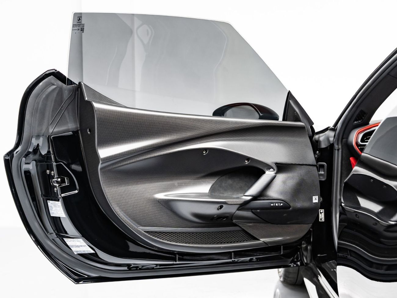 فيراري 296 GTB 3.0T V6 PHEV