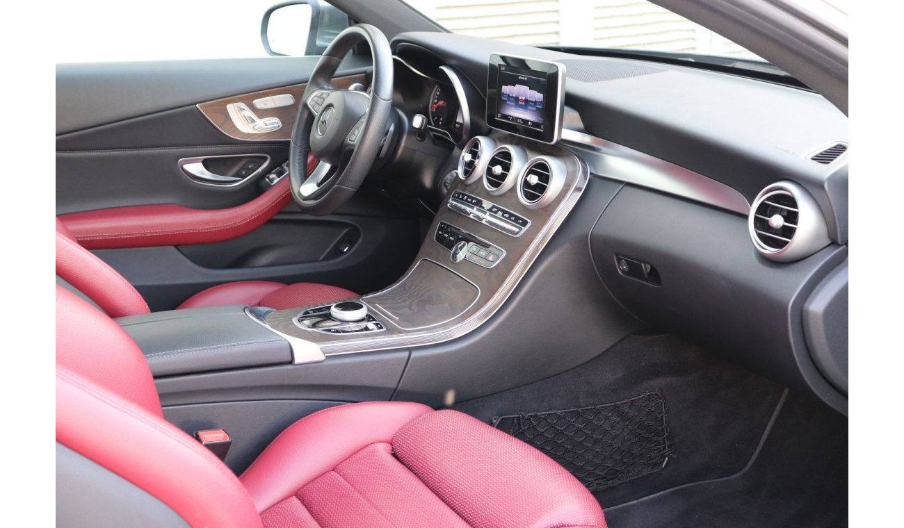 مرسيدس بنز C 300 كوبيه = NEW ARRIVAL = FREE REGISTRATION = WARRANTY = BANK FINANCE AVAILABLE