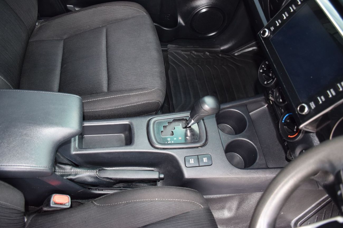 Toyota Hilux 4X4 Diesel 2.8L (Right Hand)