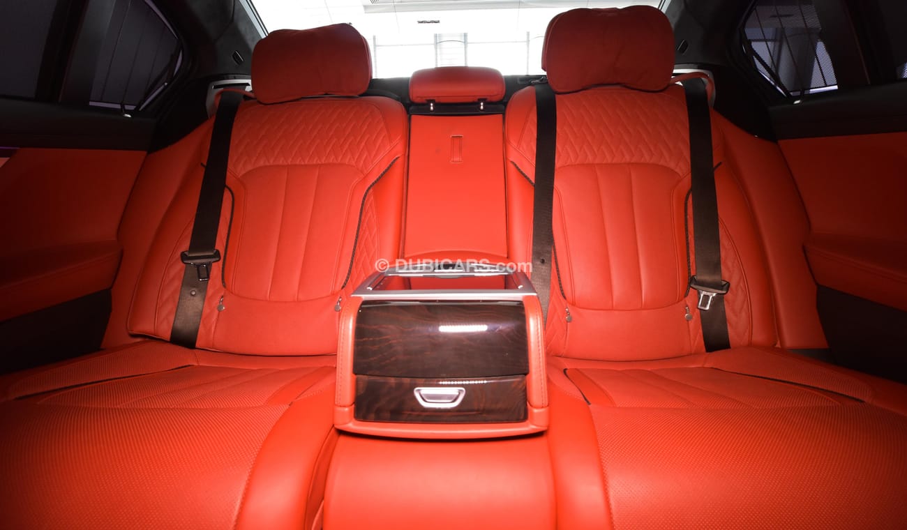 بي أم دبليو 760Li XDrive V12