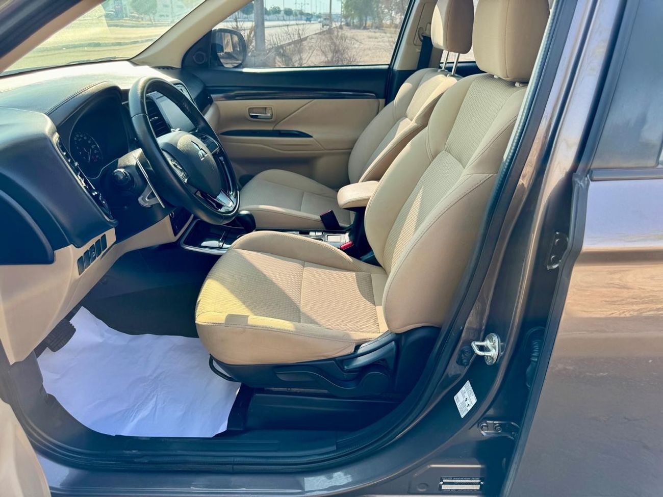 ميتسوبيشي آوتلاندر GLX High 2.4L 850-Monthly l GCC l Cruise, 4wd, GPS l Accident Free