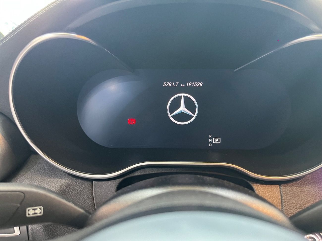 مرسيدس بنز C 200 Premium 2.0L