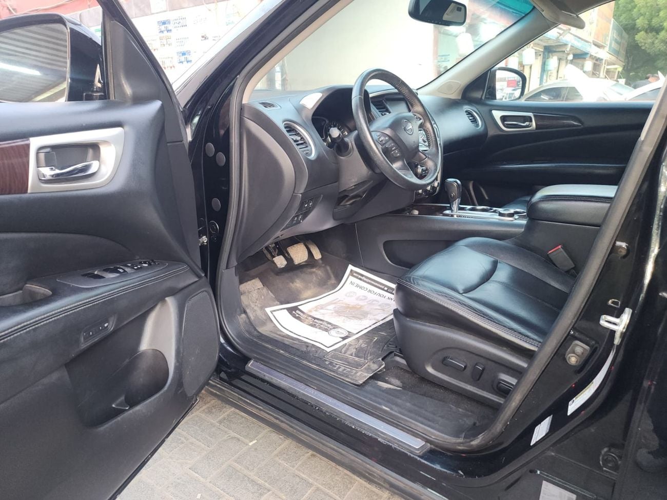 Nissan Pathfinder SL