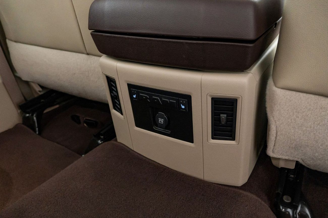 RAM 1500 2020 Dodge Ram Laramie Double Cab / Dodge Warranty & Service Contract