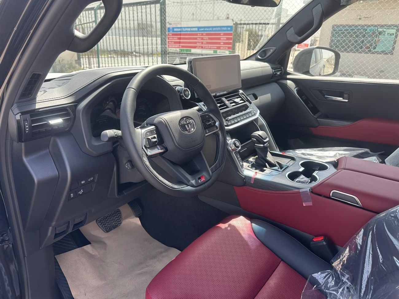 Toyota Land Cruiser 2025 Toyota Land Cruiser 300 GR-Sport 3.5L AT Hybrid