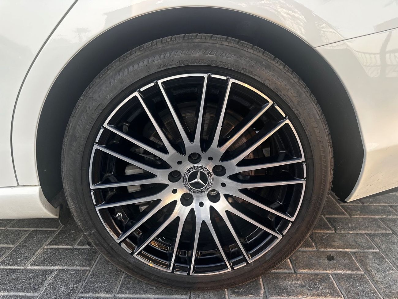 Mercedes-Benz C 300 Base Automatically parking