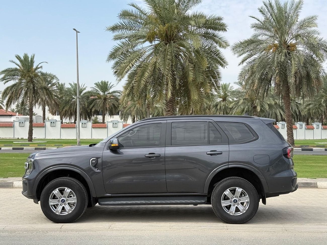 فورد ايفرست Ambiente