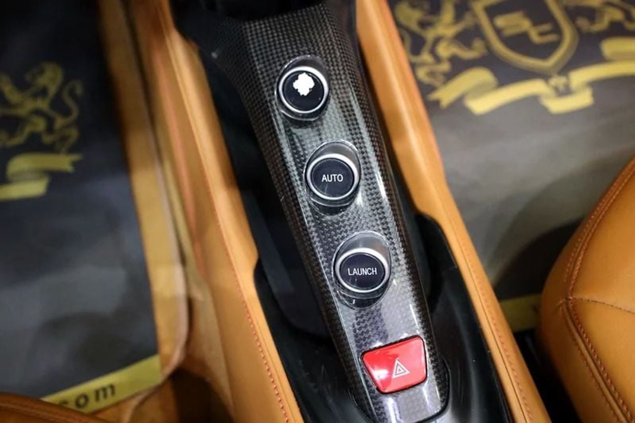 فيراري 488 سبايدر STD 2017 Ferrari 488 Spider, Carbon Exterior/Interior, Passenger Display, GCC Specs!!