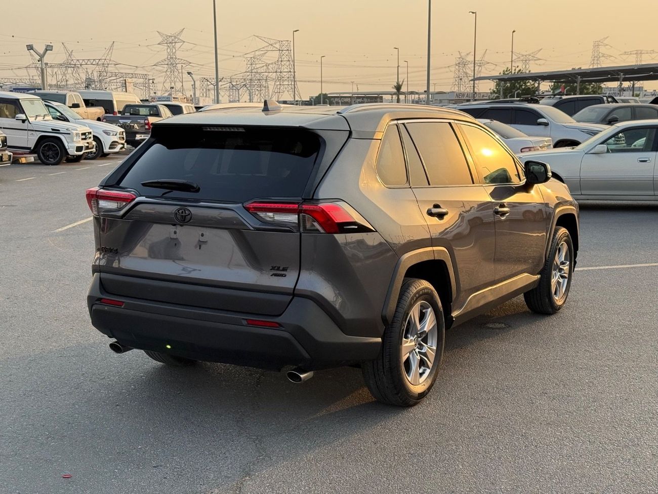 Toyota RAV4 2022 TOYOTA RAV4 XLE 4x4 FULL OPTIONS IMPORTED FROM USA