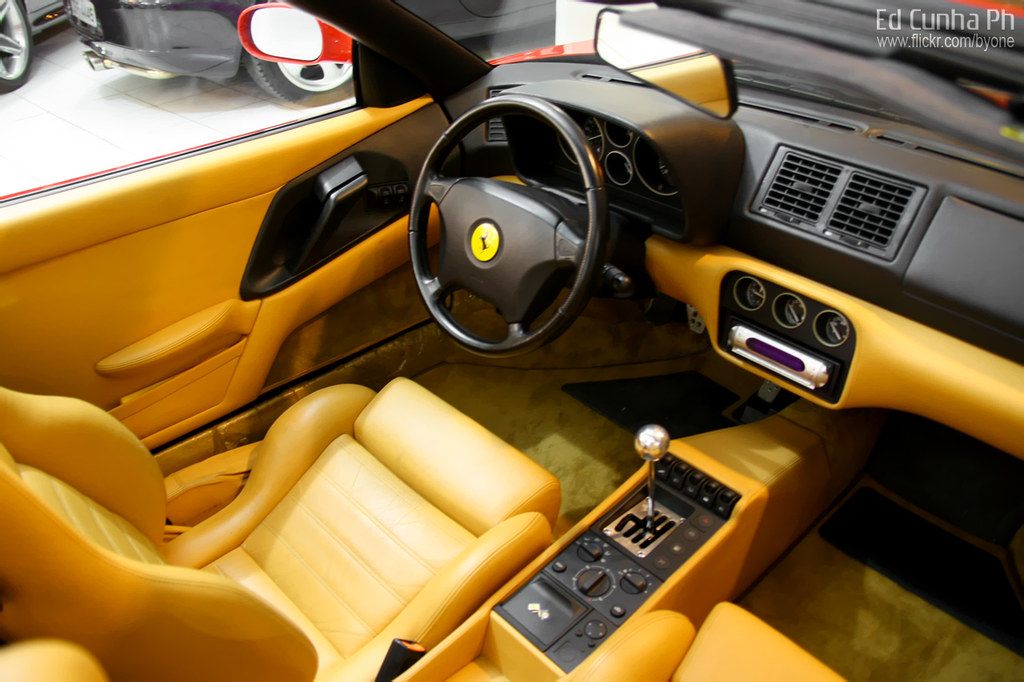 Ferrari F355 interior - Cockpit