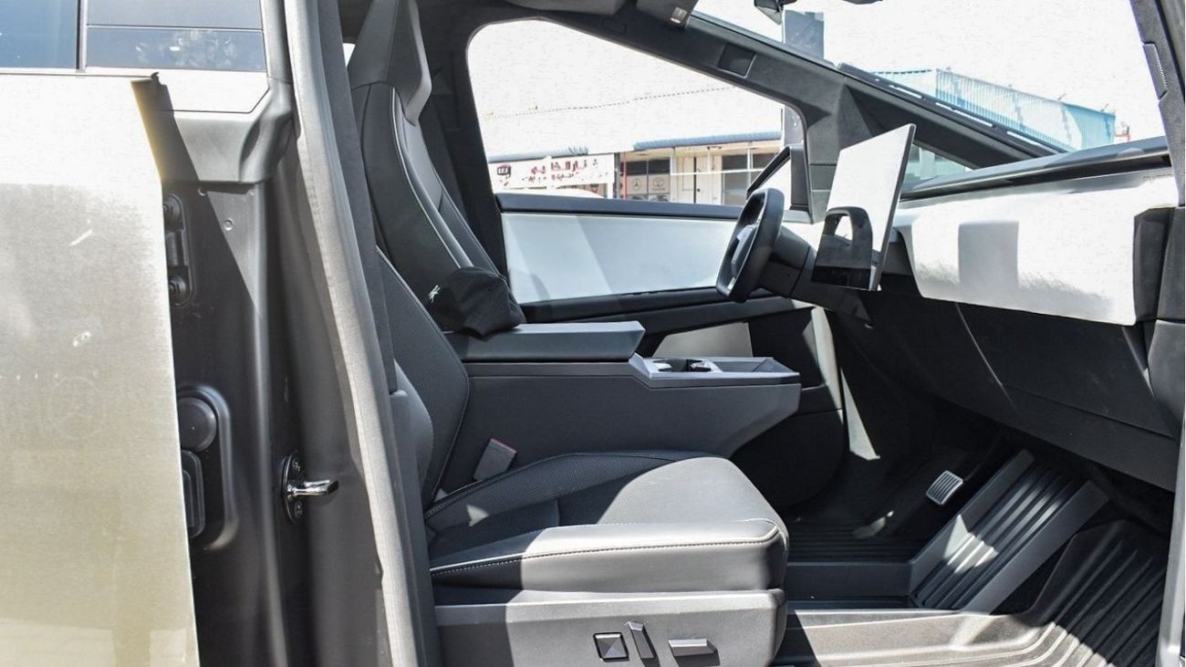 تسلا سايبرتراك Tesla Cybertruck / 2024