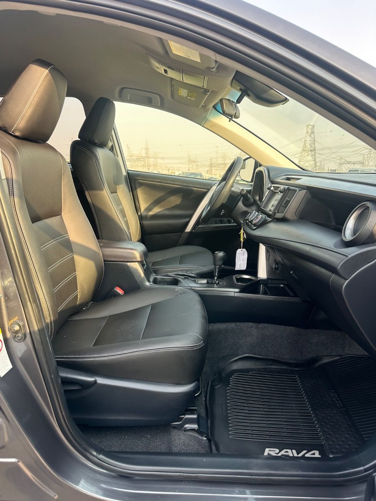 Toyota RAV4 2017 good condition leather seats