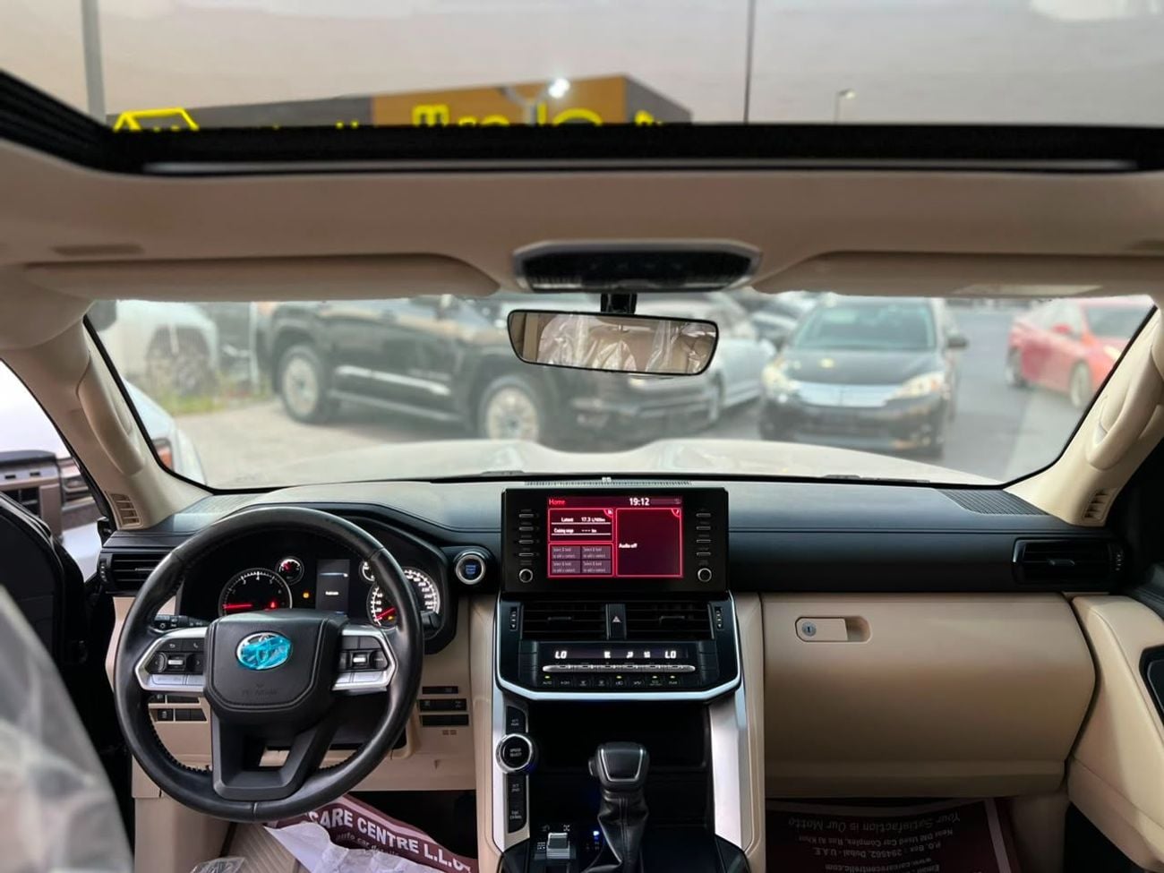 تويوتا لاند كروزر GXR 2022MODEL 4.0L v6 petrol Engine Colour Black push start Transmission Automatic Interior.Begie leathe