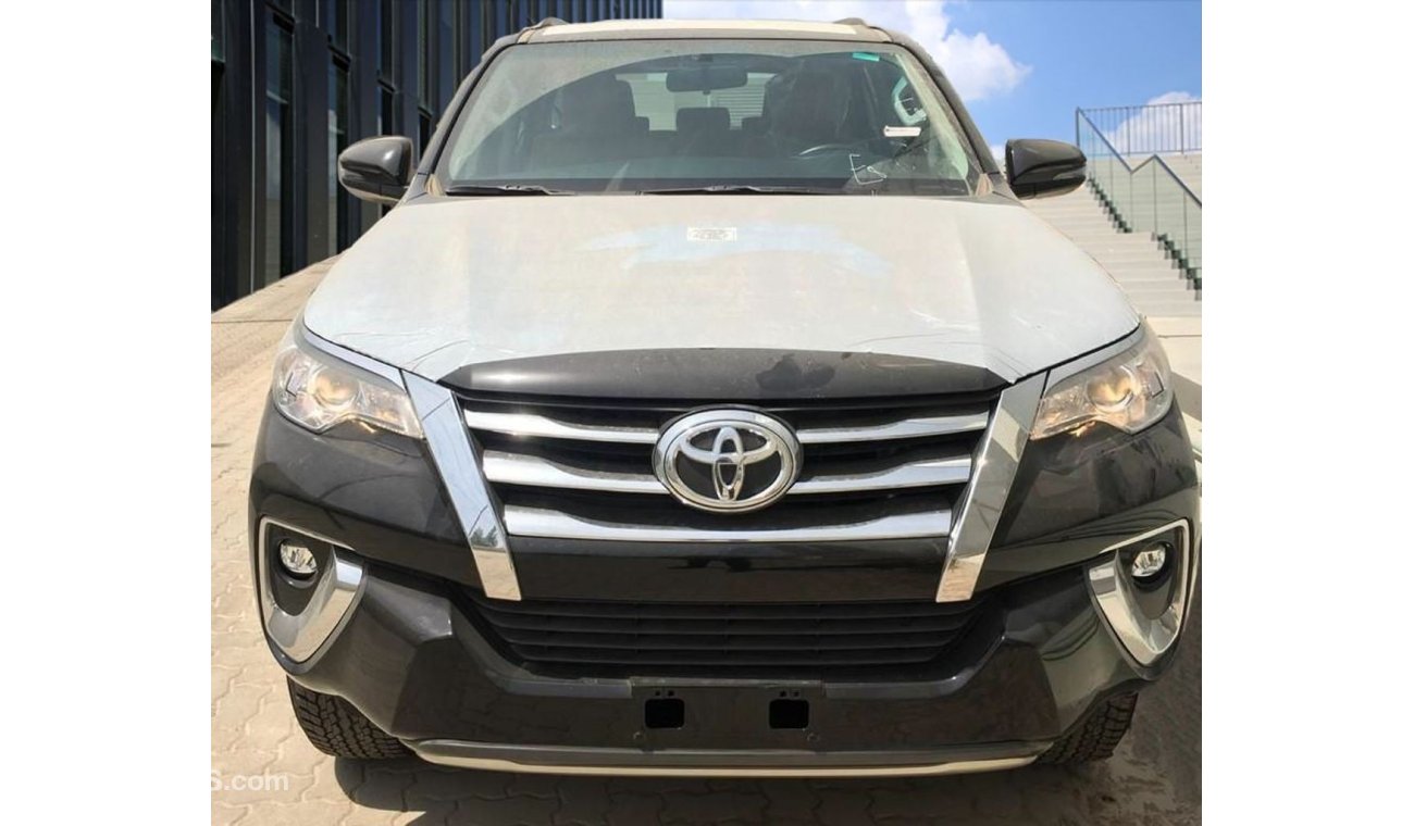 Toyota Fortuner 2.7l Petrol 7 seater Automatic High option///2020