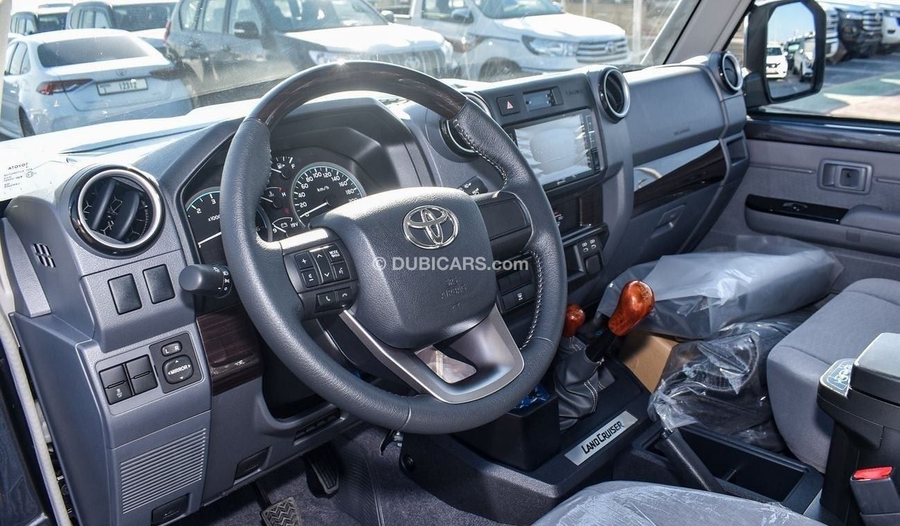 Toyota Land Cruiser 70 LC76 Hardtop 4.5L Diesel M/T Full Option