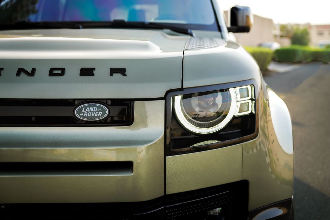 Land Rover Defender P400 110 X-Dynamic SE 3.0L (5 Seater)