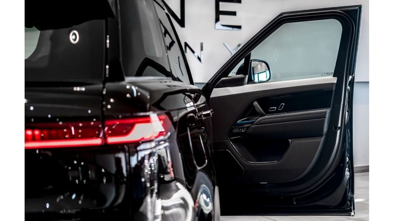 لاند روفر رينج روفر سبورت 2024 Range Rover Sport SV, 2029 Al Tayer Warranty + Service Contract, Brand New, GCC