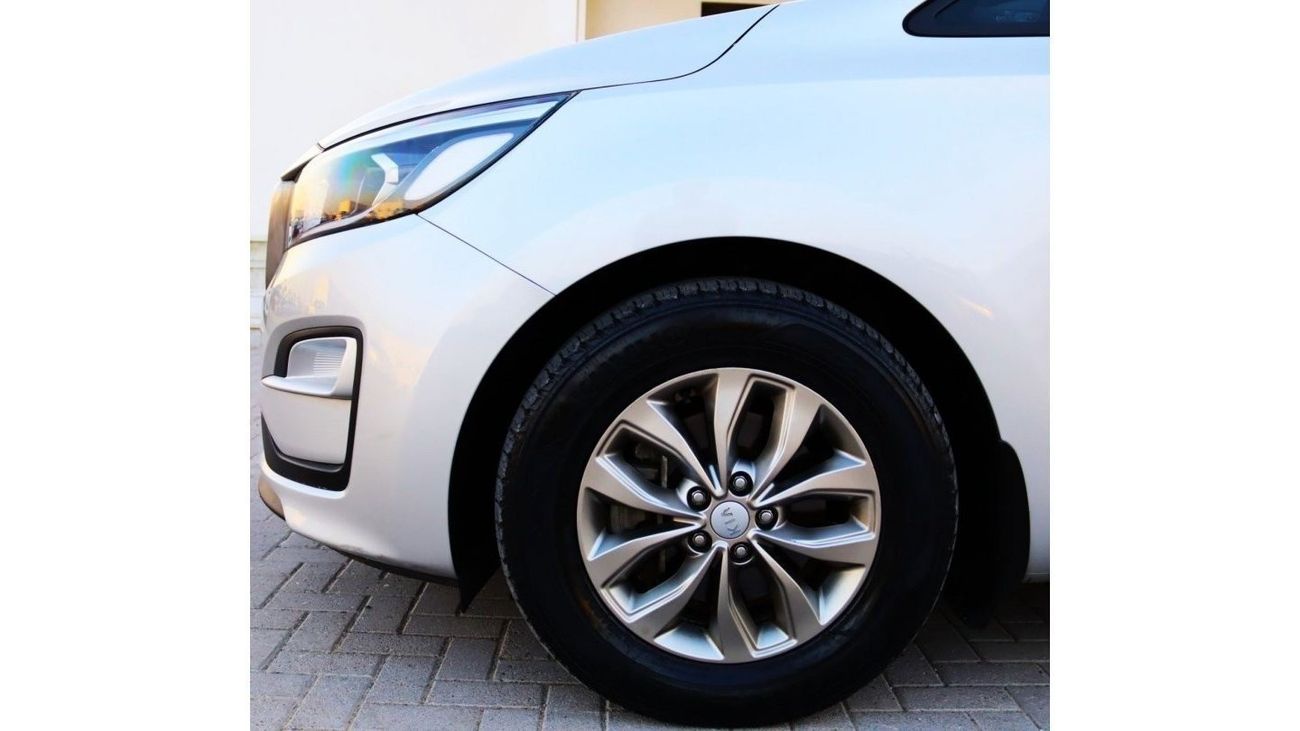 Kia Carnival Kia Carnival EX (YP) model 2019, 5 dirhams. MPV, 3.3 litres, 6 cylinder diesel, automatic, front whe