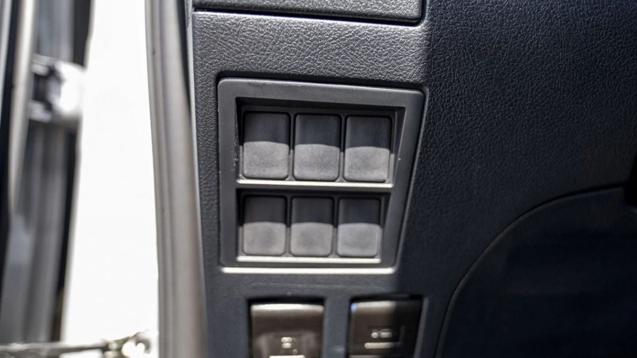 Toyota Hilux HILUX 2.4L AT