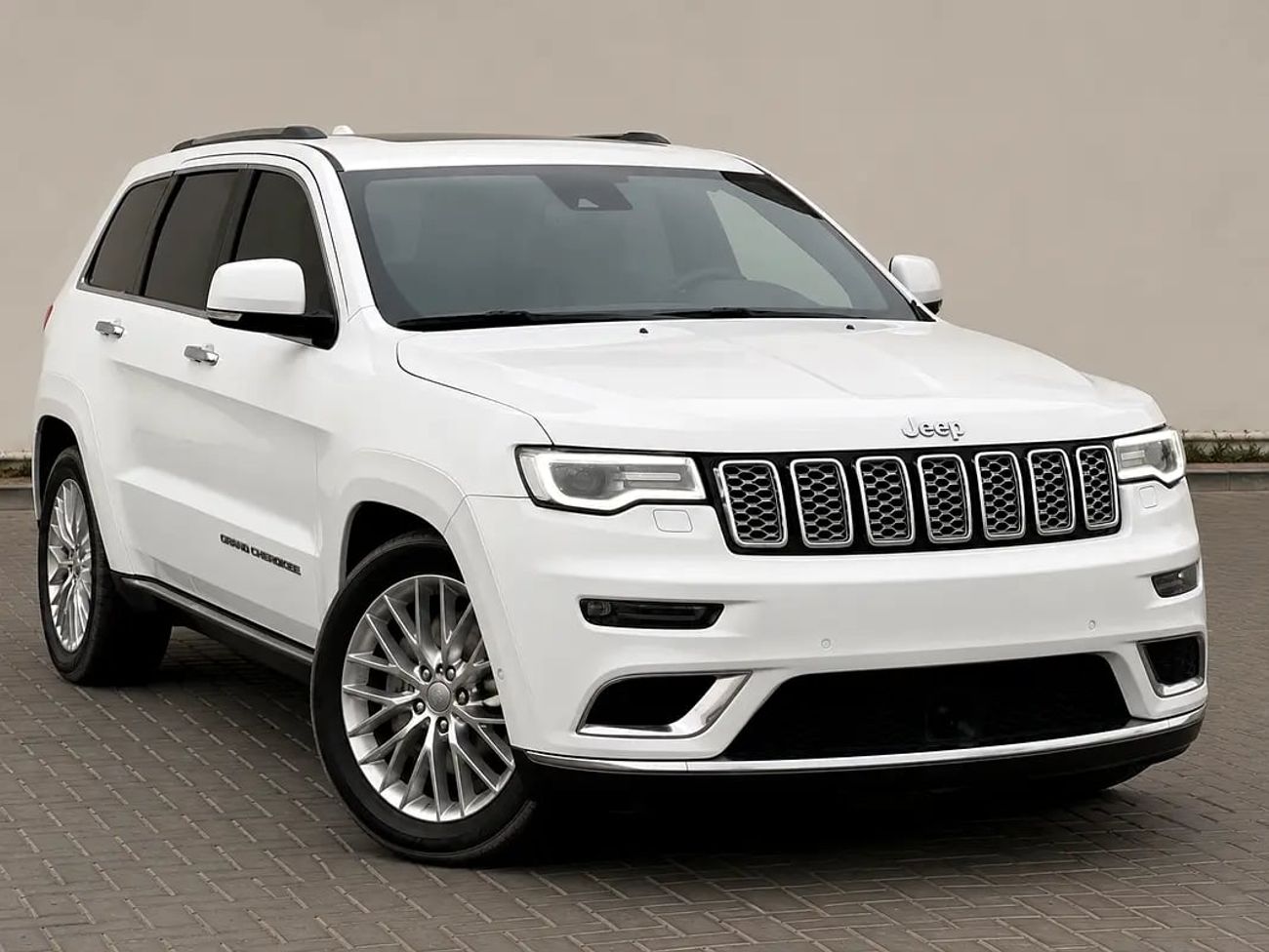 جيب جراند شيروكي SUMMIT 1,338 | Summit | 5.7L HEMI V8 | GCC Specs