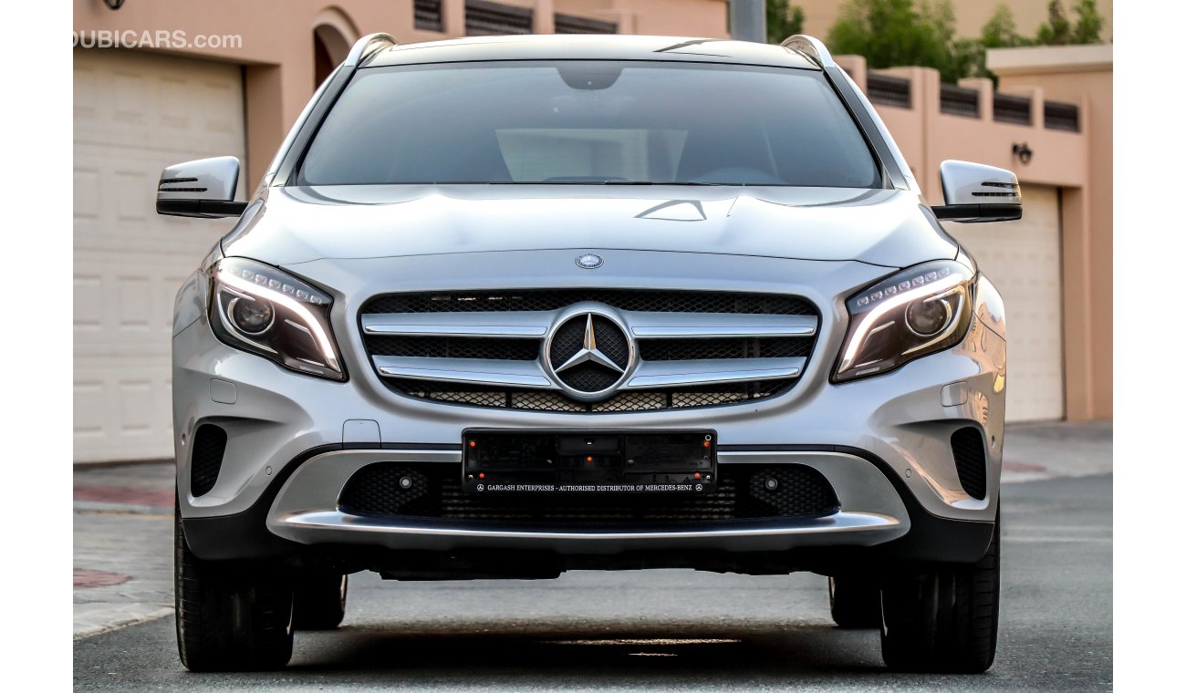 مرسيدس بنز GLA 250 4Matic 2015 GCC under Warranty with Zero Down-Payment.