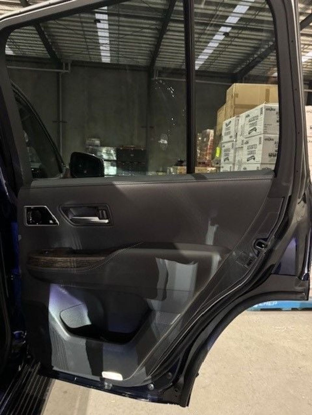 تويوتا لاند كروزر SAHARA DIESEL AUTO 15KM NEW FULL OPTIONS RIGHT-HAND-DRIVE