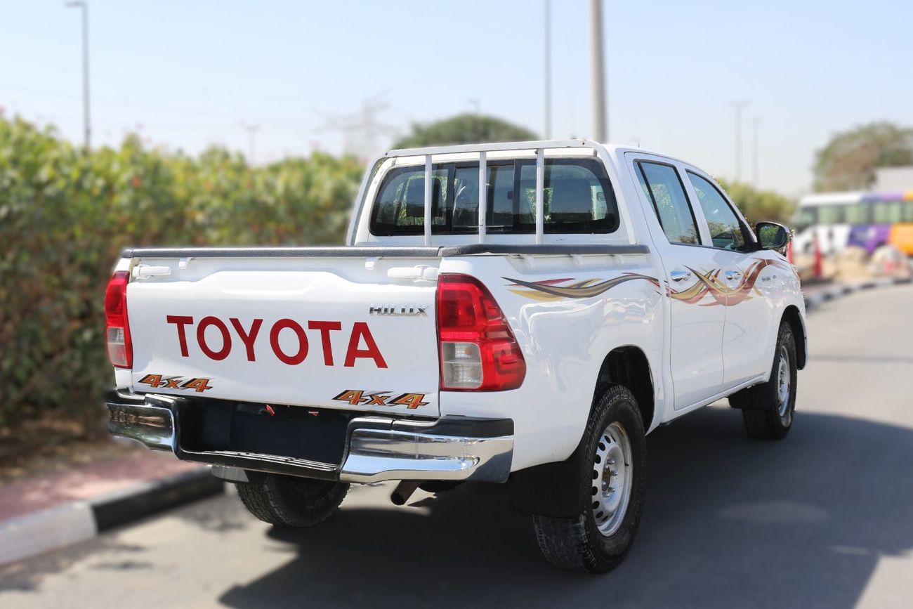 تويوتا هيلوكس DLS 2.4L