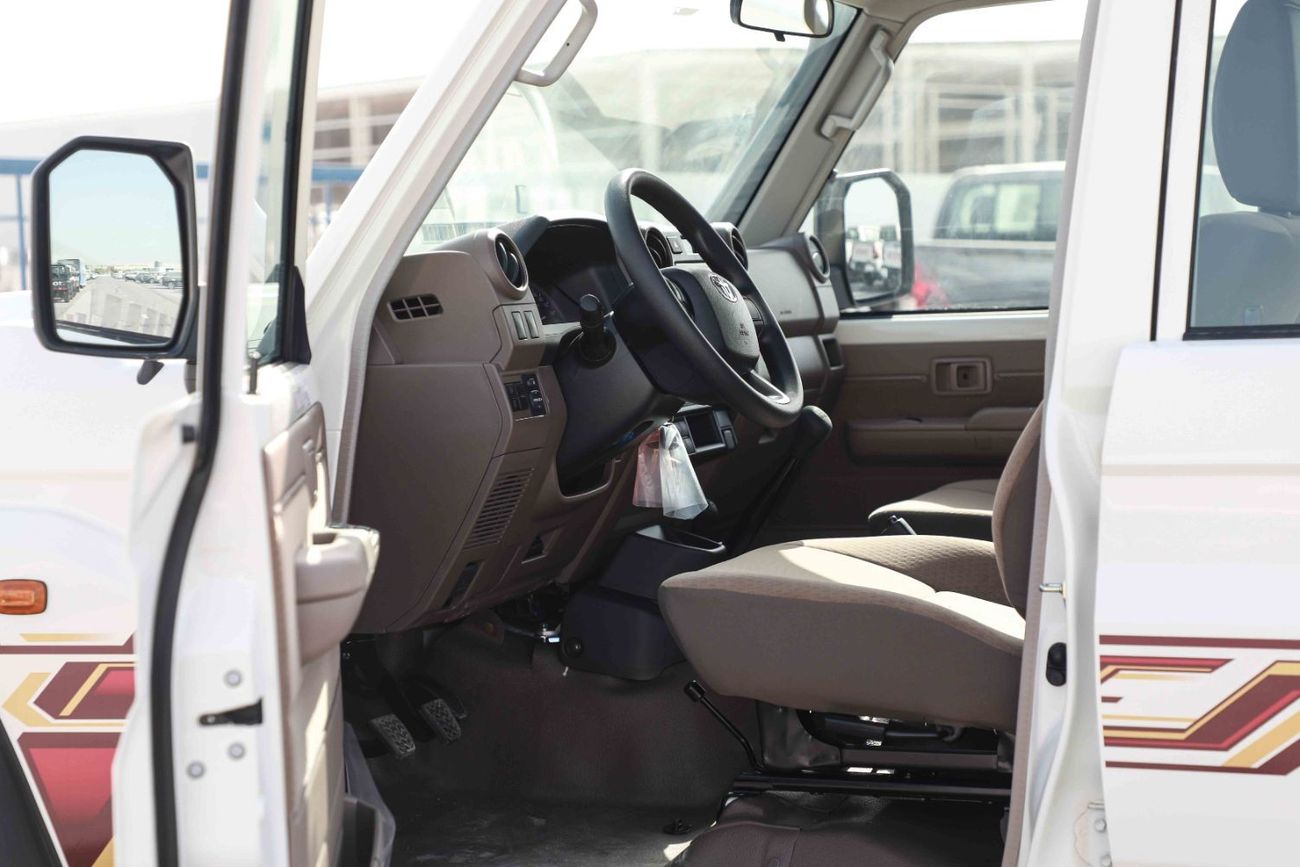 Toyota Land Cruiser Pick Up 2024 Toyota LC79 4X4 Double Cab 4.5 V8 - White inside Beige | Export Only