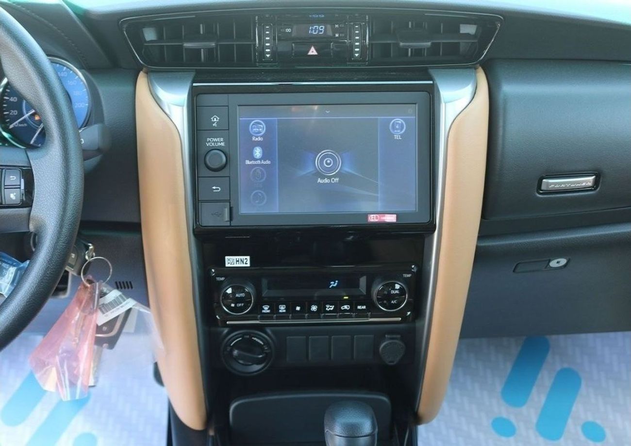 Toyota Fortuner Toyota Fortuner 2.7L PETROL 4X4 | AUTO REAR A/C | AUTO CLIMATE CONTROL | 2024