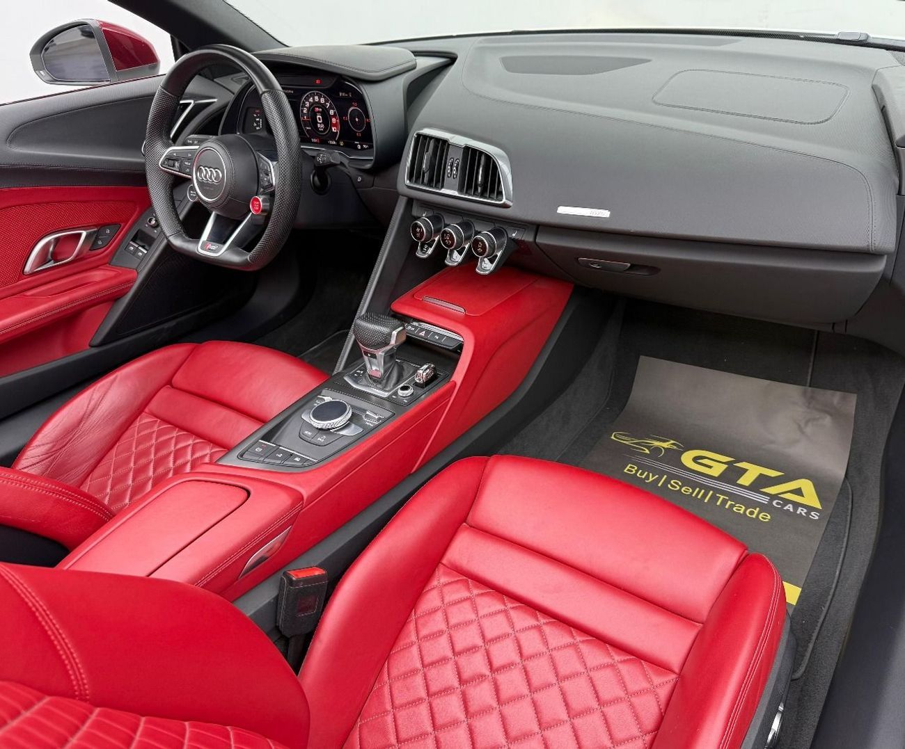 Audi R8 Spyder V10 Plus 5.2L 2022 Audi R8 Spyder V10, 2 Years Warranty full audi Service History, GCC