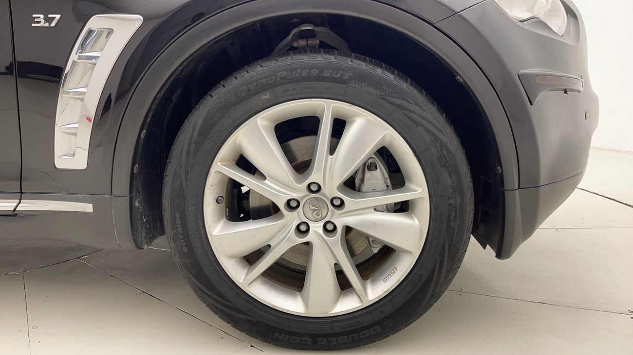 إنفينيتي QX70 LUXURY 3.7 | بدون دفعة مقدمة | اختبار القيادة في المنزل