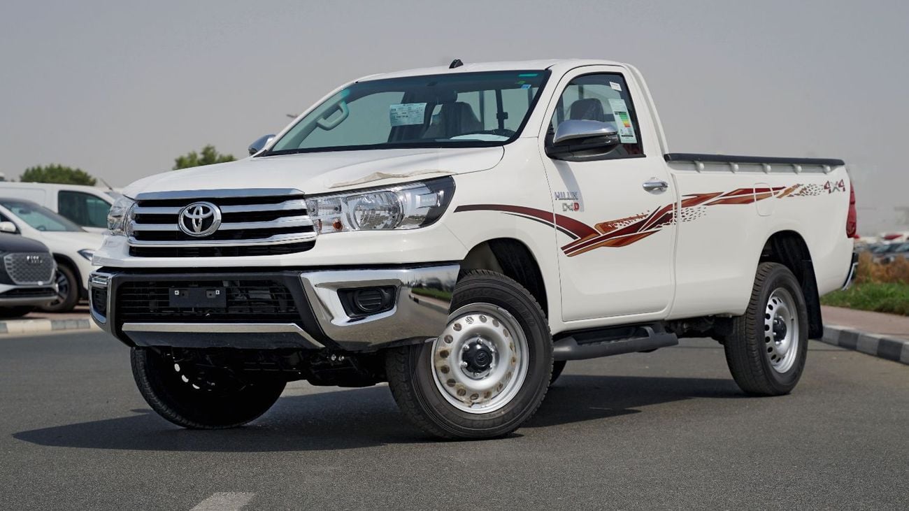 تويوتا هيلوكس GLX | 2.L 4x4 Manual Transmission | Touch Screen Display | Bed Liner | D-4D