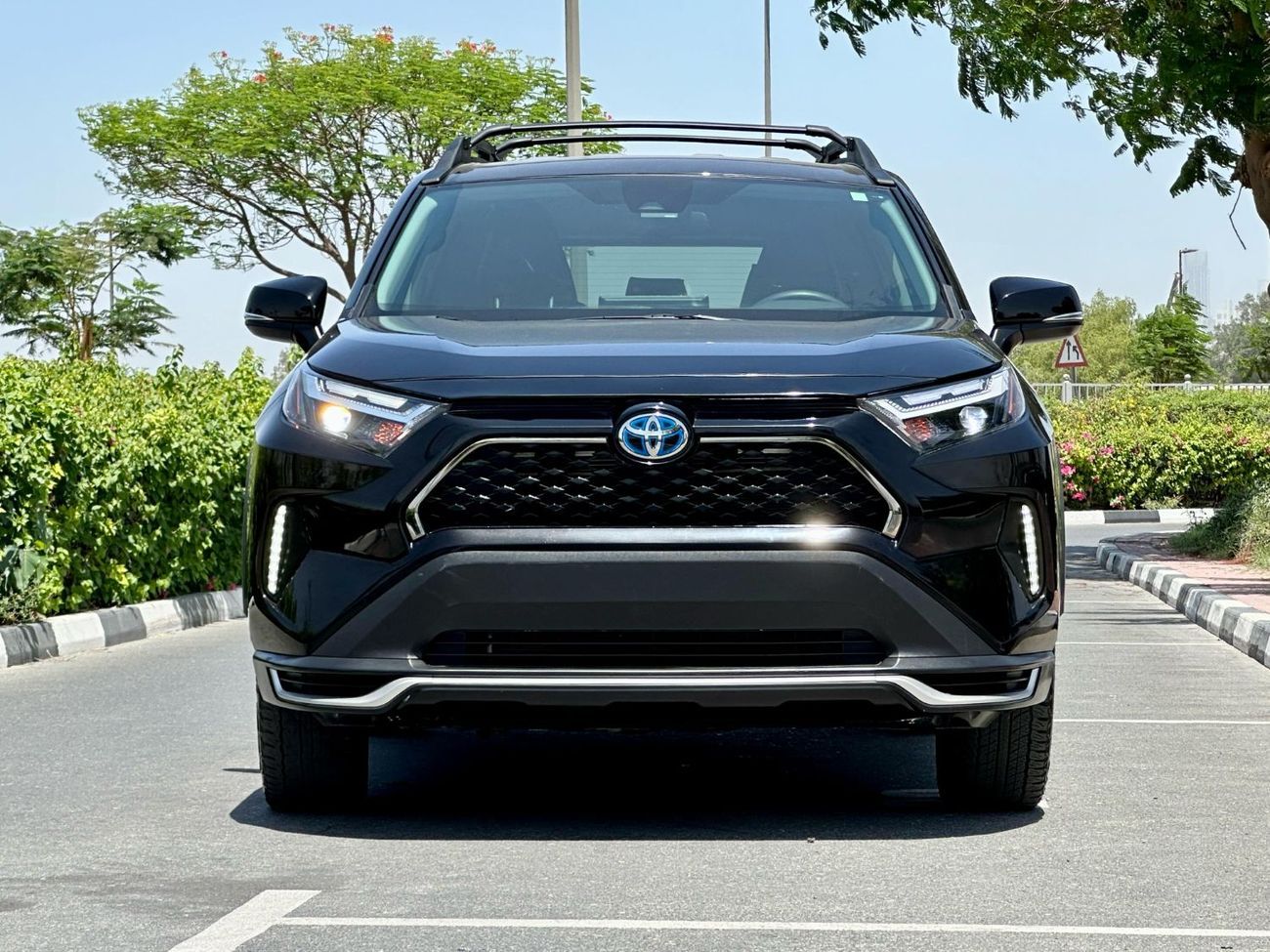 تويوتا راف ٤ Hybrid Woodland Edition (TRD)