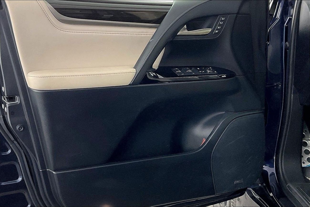 Lexus LX 570 Signature | National Day Celebration | Guaranteed Warranty | 0 Down Payment