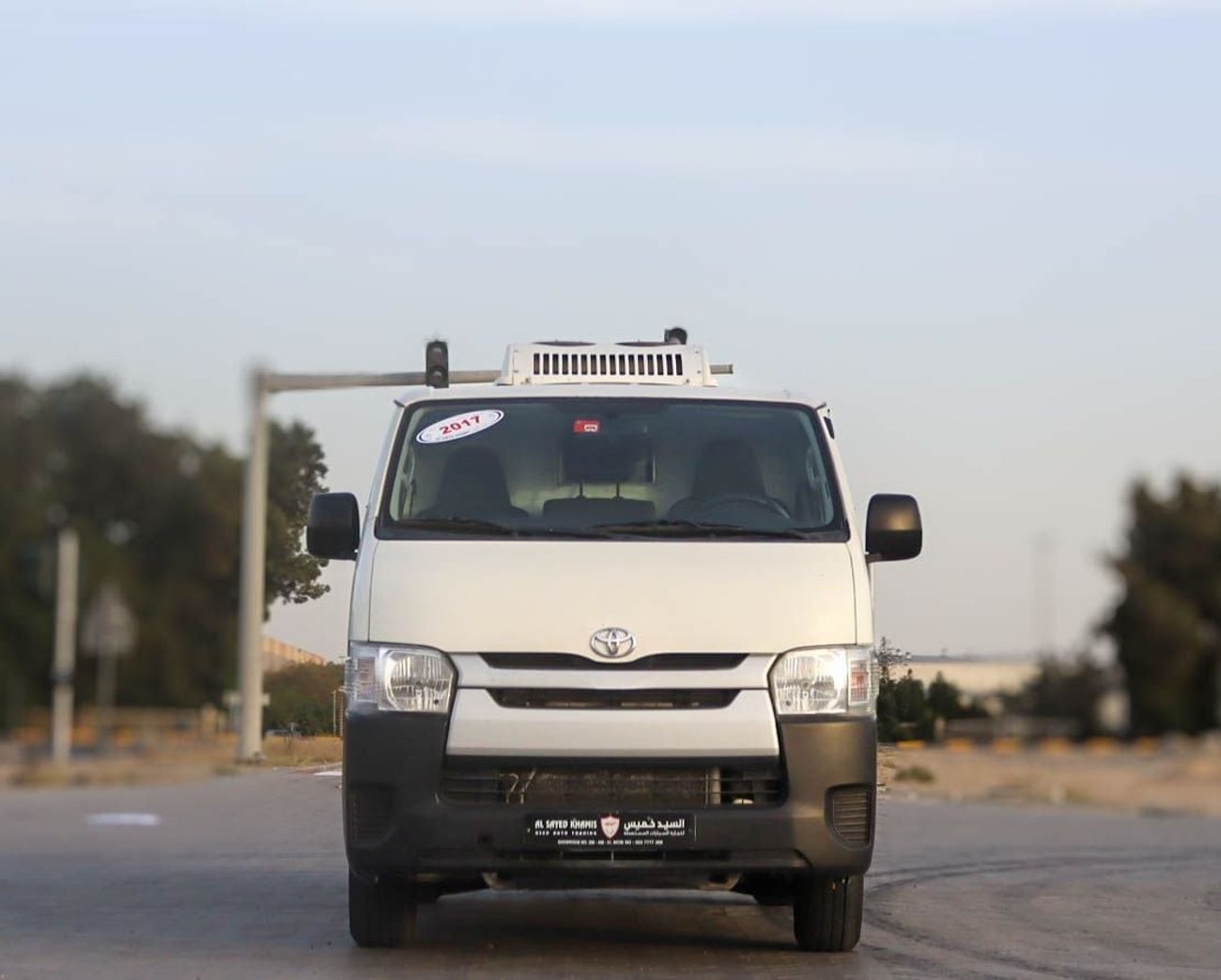 Toyota Hiace GL - Standard Roof 2.7L Toyota Hiace Van 2017 GCC , without accidents, in excellent condition