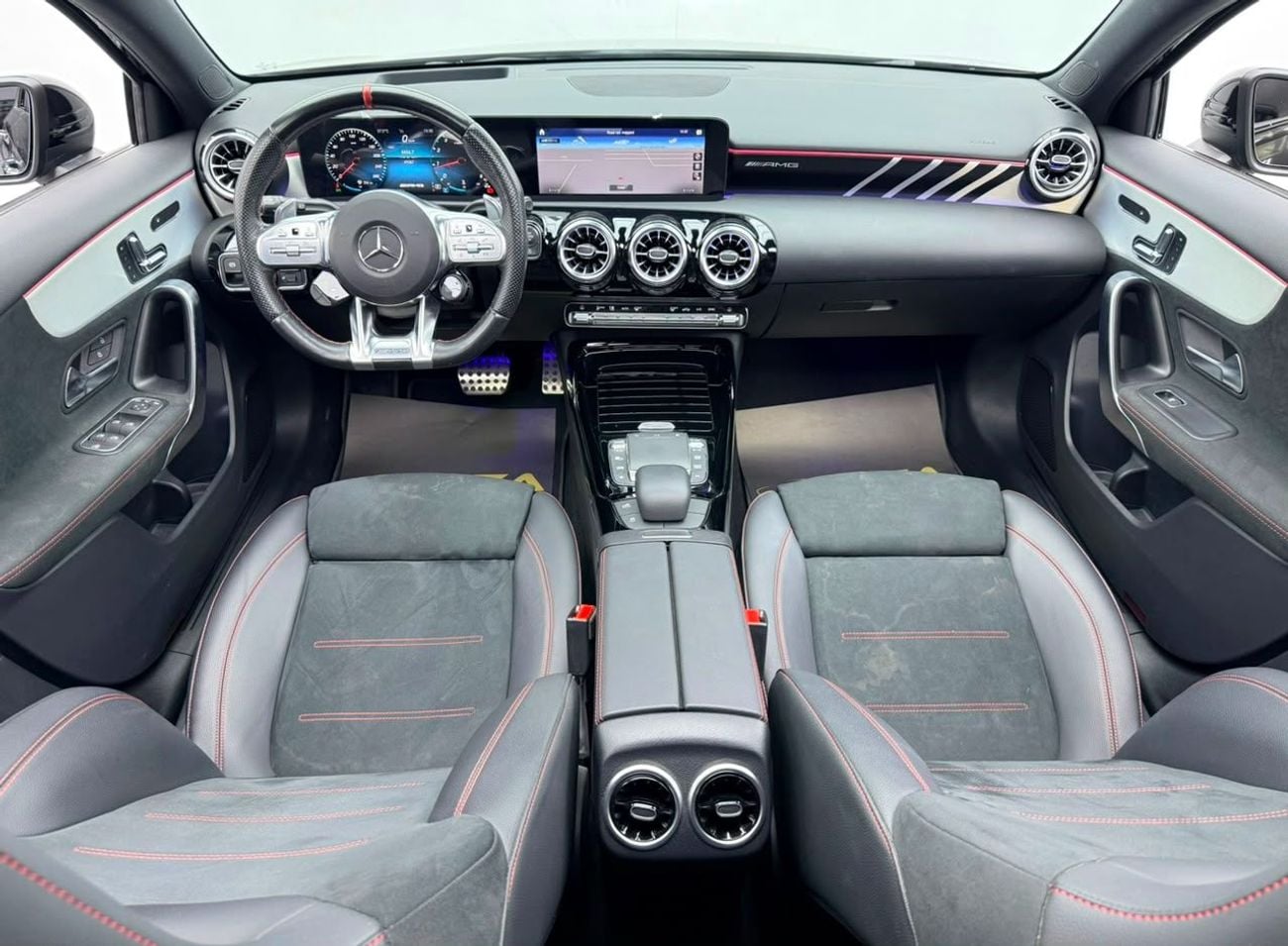 Mercedes Benz A35 AMG 4MATIC PREMIUM 2023 Mercedes Benz A35 AMG 4Matic, 2028 MB Warranty + Service Pack, Full MB Service History, GCC