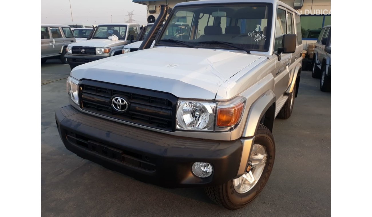 Toyota Land Cruiser Hard Top V6 4.2L 5 Doors With Power Options