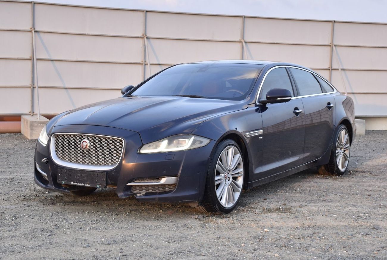 جاكوار XJ " AS IT IS " / Jaguar XJ L 3.0 ( 2016 Model ) in Blue Color GCC Specs