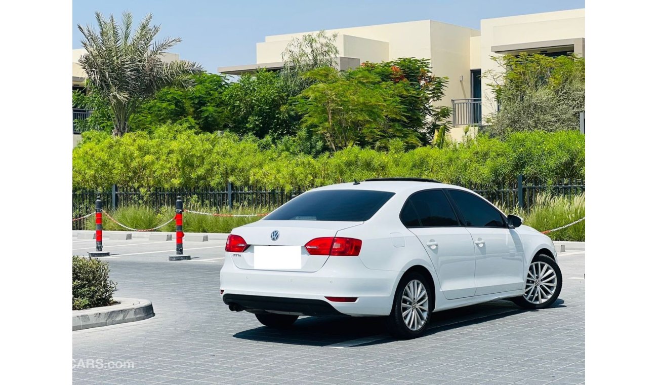 Volkswagen Jetta || Sunroof || GCC || Well Maintained