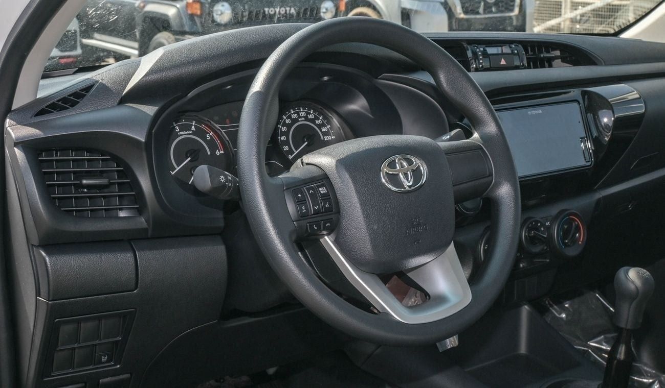 تويوتا هيلوكس 2.4L DLX