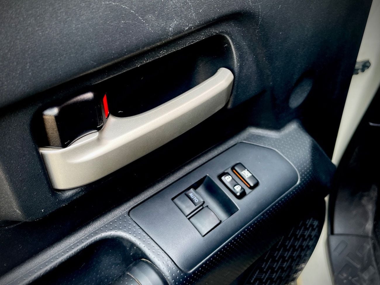 Toyota FJ Cruiser BASE | Manual Transmission | Magnuson Supercharger